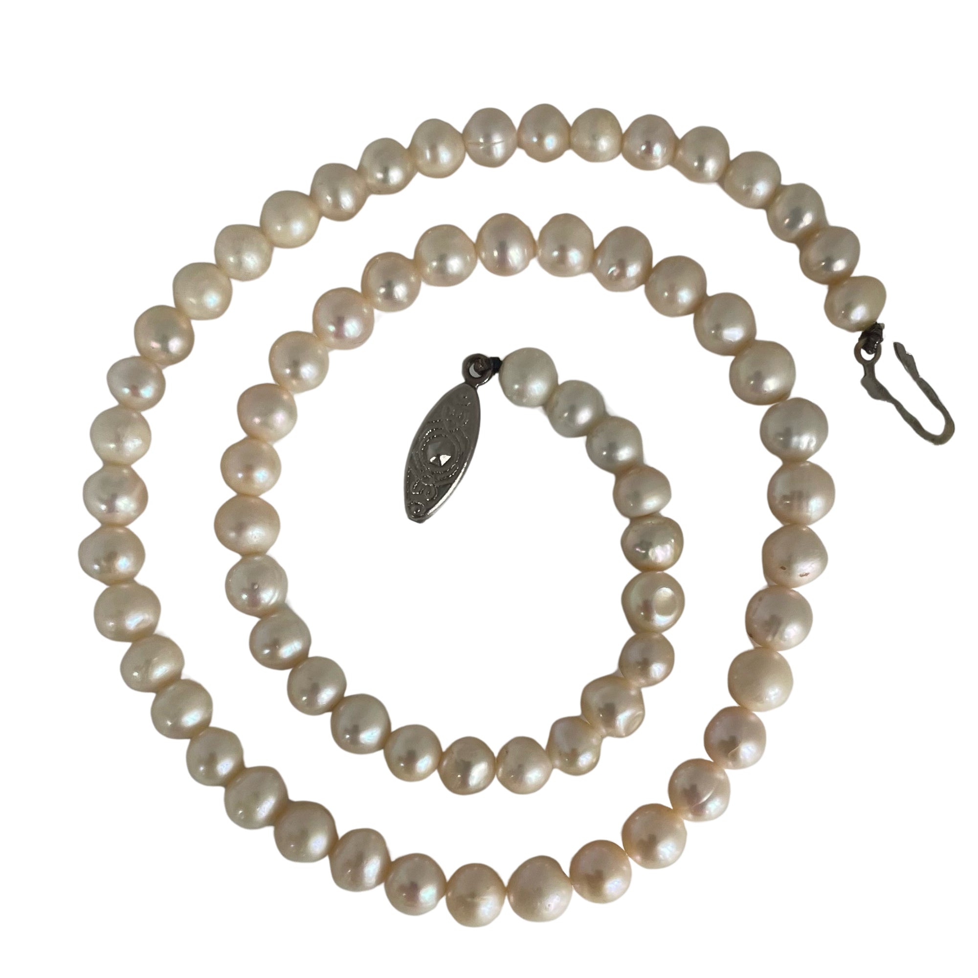 Vintage pearl 2024 necklace